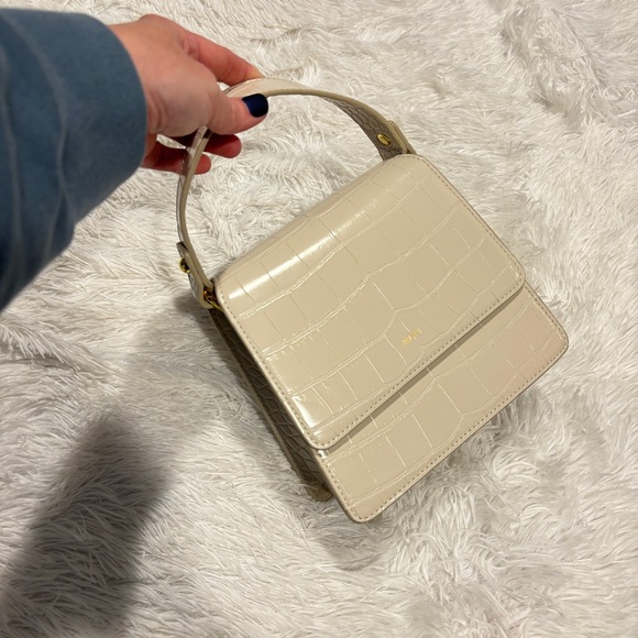 JW PEI CREAM CROC CROSSBODY FLAP BAG Top Handle - Picture 2 of 14